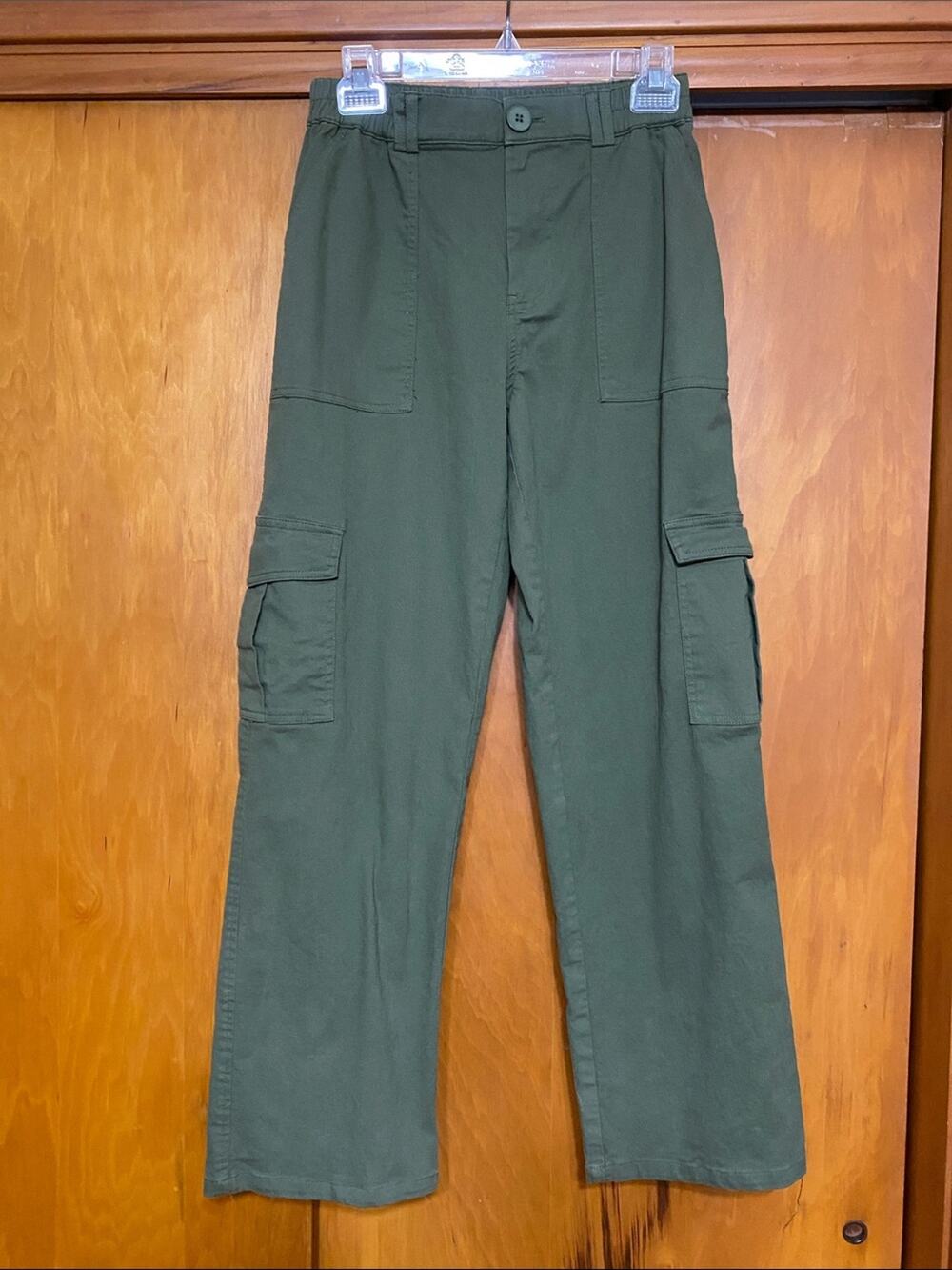 Olive Green Cargo Pants Elastic Waist Utility Pockets Inseam 28.5” Casual Work